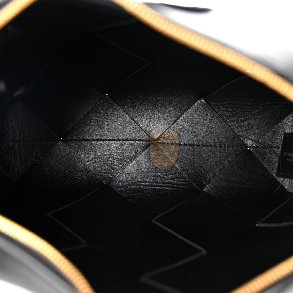 bo*te*ga Ve*ne*ta lambskin maxi intrecciato small cassette camera bag black (22*15*8cm)